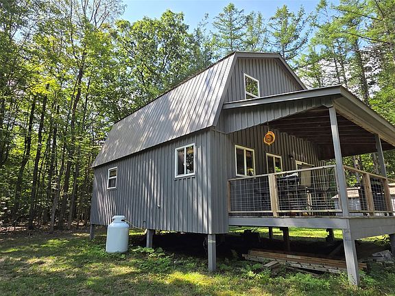 3rd image of 613 Randall Rd