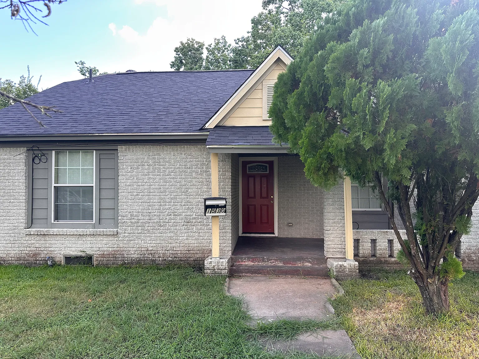 3 bed, 1.5 bath, 1403 sqft, $1,700 — Photo 2