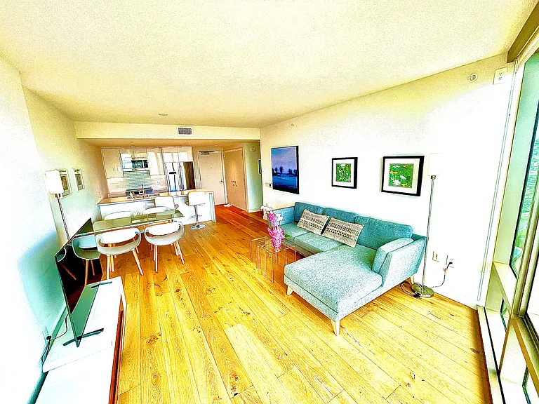 1001 Queen St #3308 — Photo 2