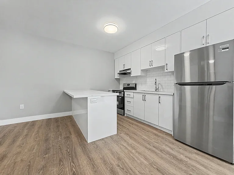 199 Pine St #2 — Photo 2