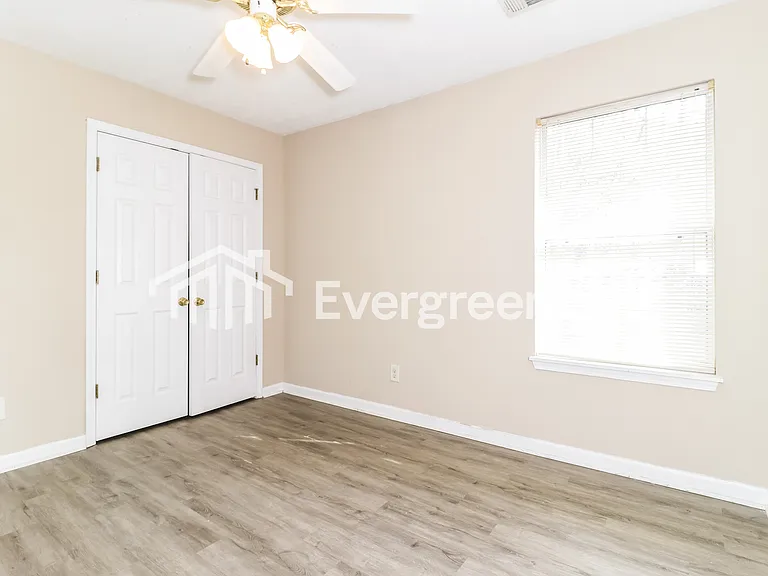 520 Ashland Manor Dr — Photo 8
