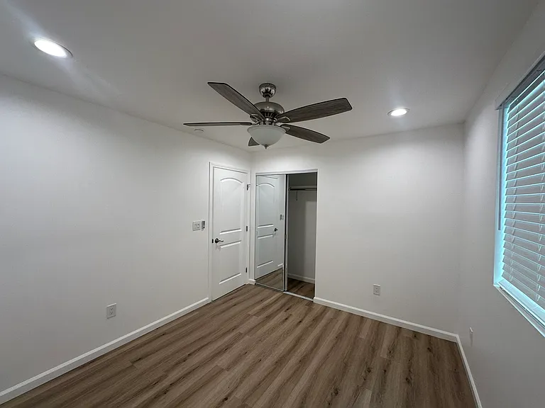 14529 Hartland St #14529 — Photo 13