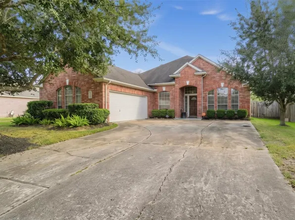 5810 Little Grove Dr, Pearland, TX 77581
