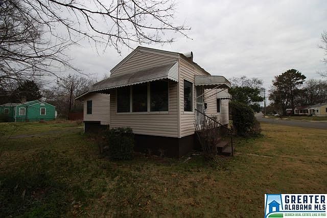 2nd image of 128 18th St SW