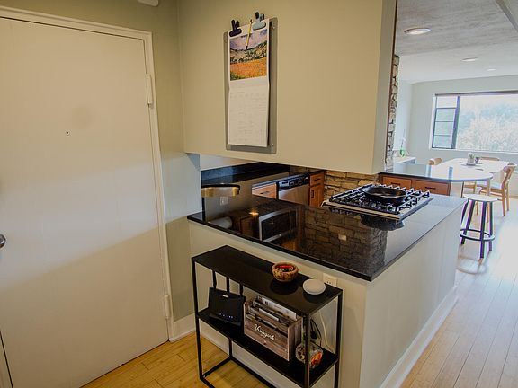 2nd image of 505 Cherry St SE APT 307