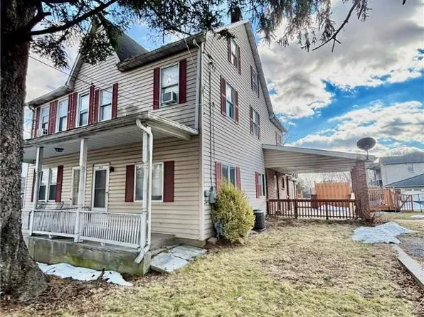 512 E Walnut St, Nazareth, PA 18064