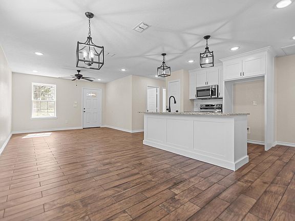 4th image of 2535 Franchel St