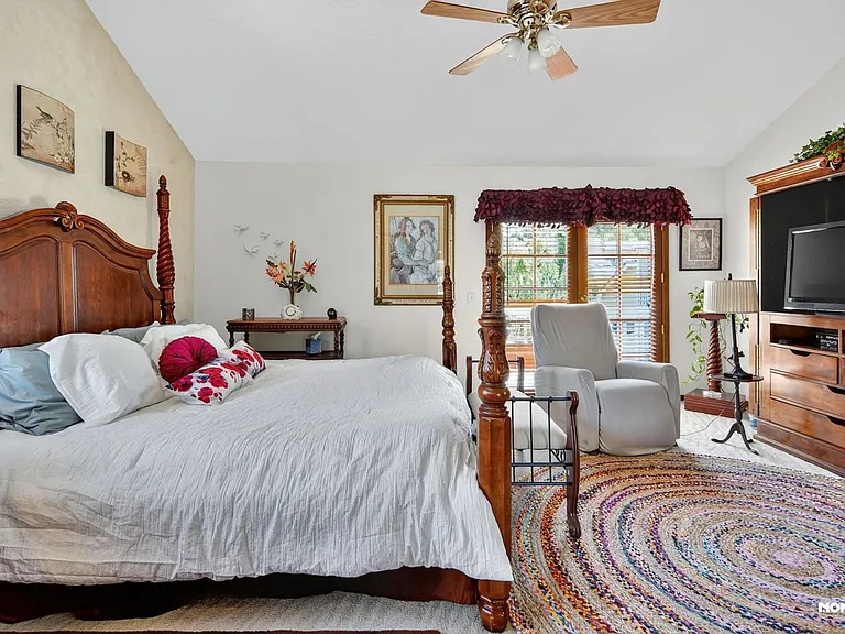 10317 Oak Ranch Ln — Photo 25