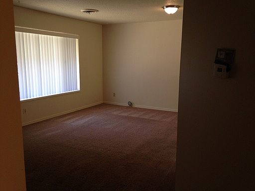 3rd image of 1160 NE Lincoln St APT B