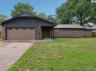 215 Rodman Cir, Muskogee, OK 74403