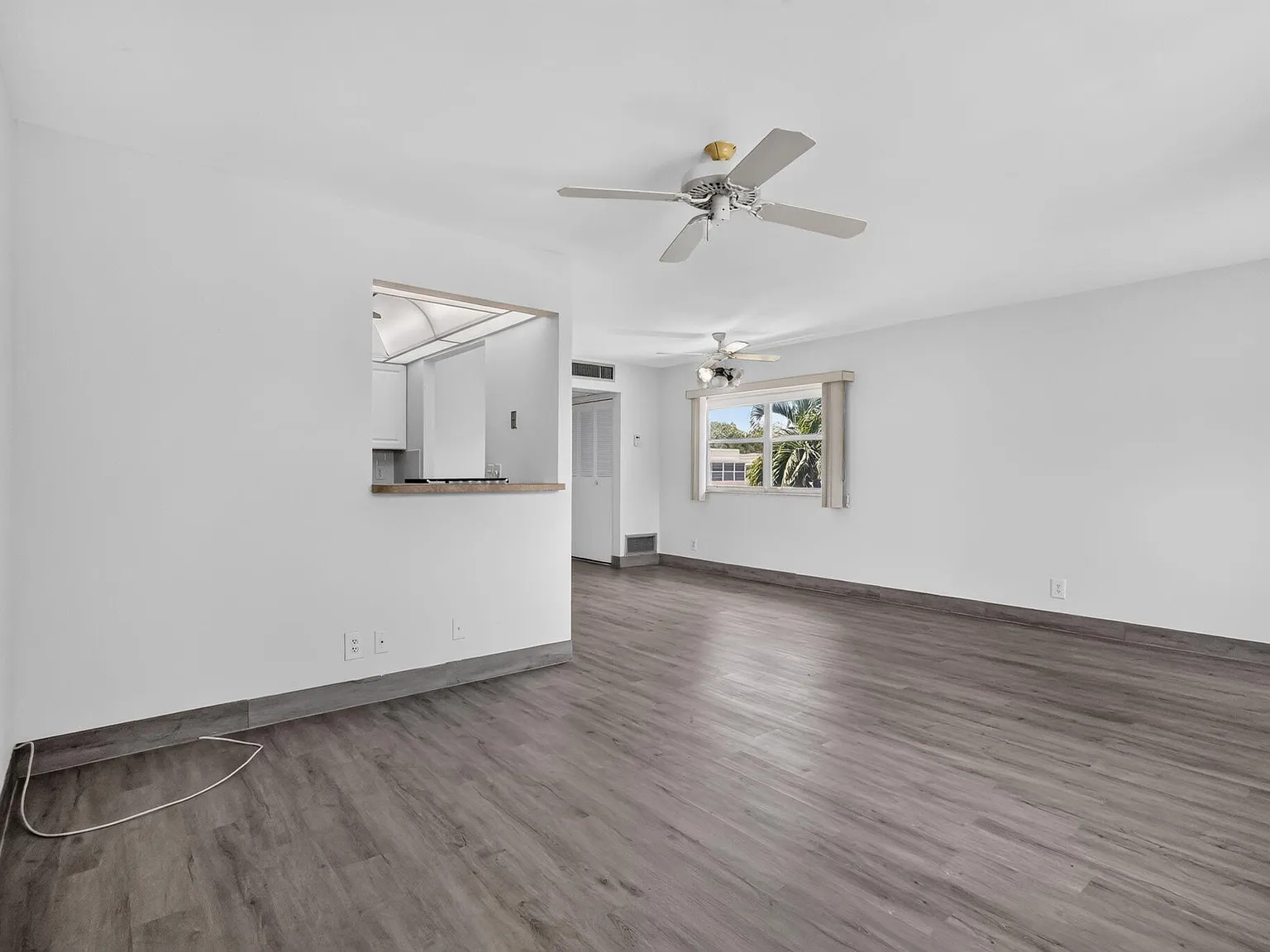 1 bed, 1.5 bath, 720 sqft, $1,450 — Photo 2