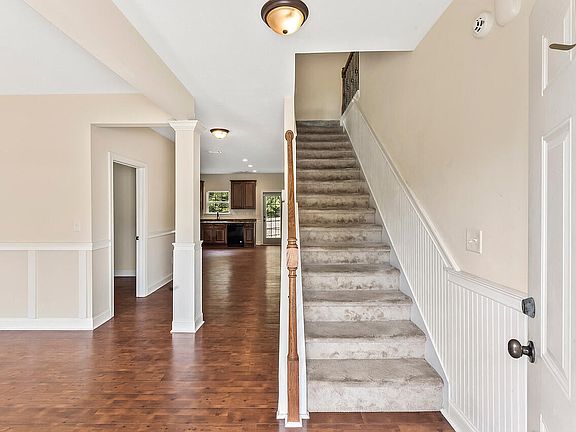 3rd image of 352 Birch Wood Ct