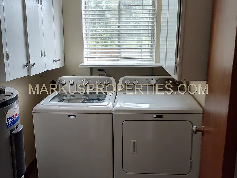 110 SW 137th Ave #3 — Photo 7