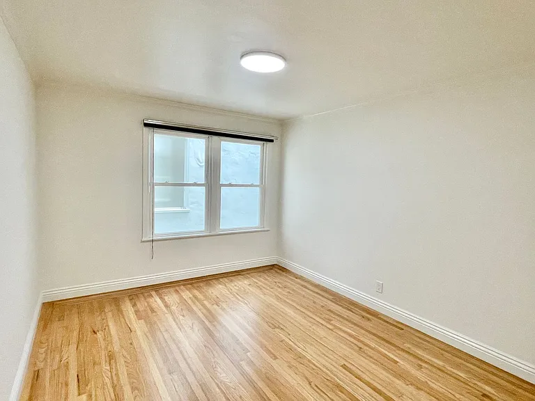 1260 Clay St #206 — Photo 8
