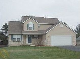 9541 Longmeadow St, Fenton, MI 48430