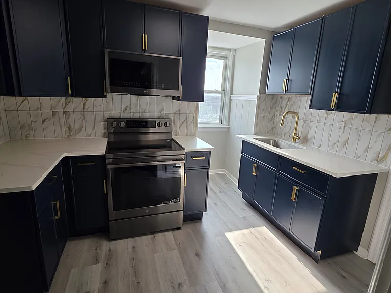 465 Montclair Ave #3 — Photo 1