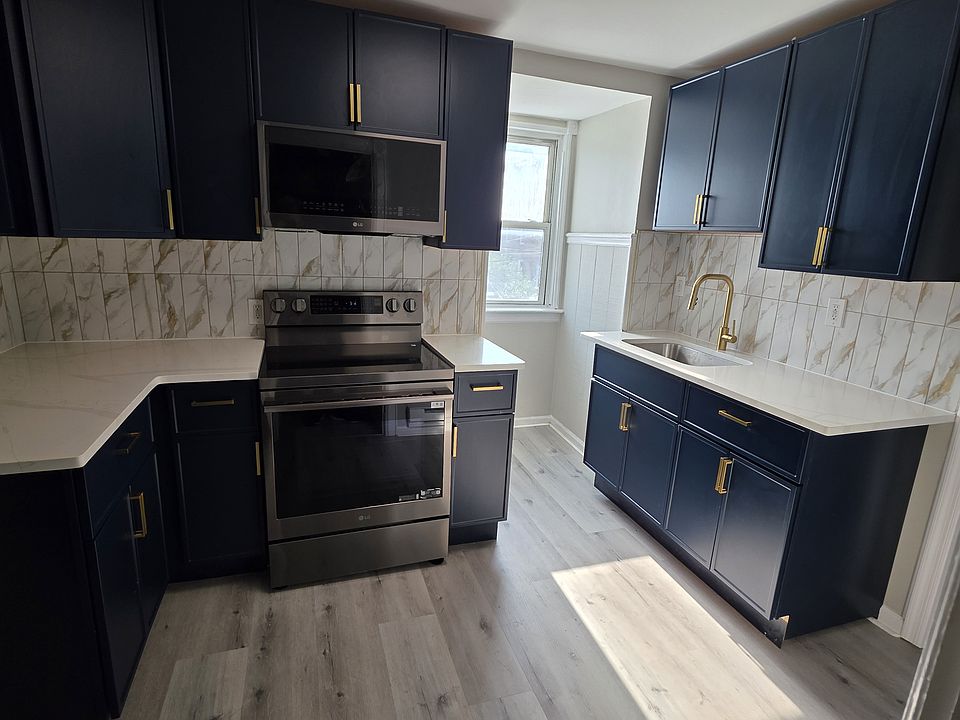 1st image of 465 Montclair Ave Floor 3