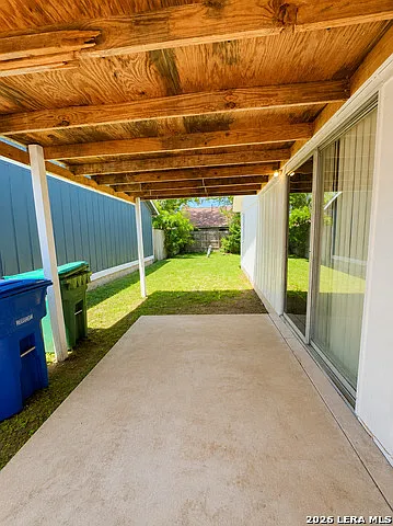 8023 Laurel Bnd — Photo 19