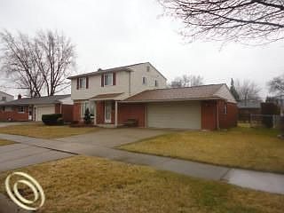 2nd image of 9842 Roosevelt St