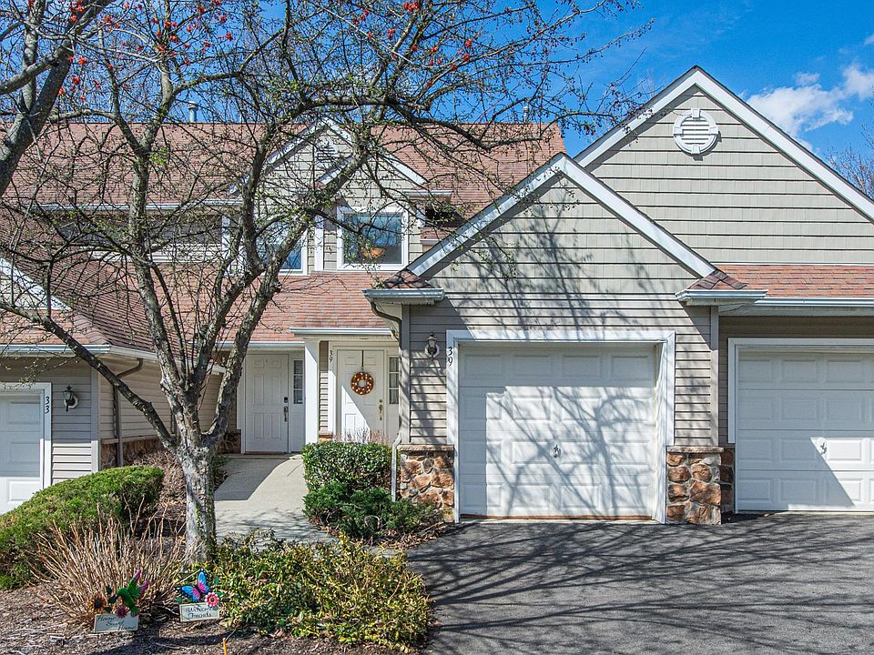 1st image of 39 Bourne Cir #39