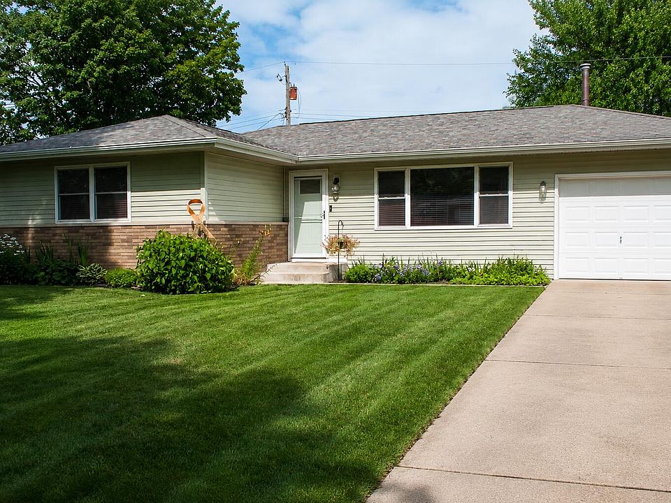 1st image of 105 Greenwood Dr