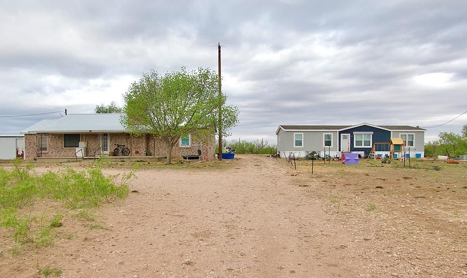 1st image of 300 Reed Rd