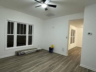 5th image of 211 Harrison Ave NW