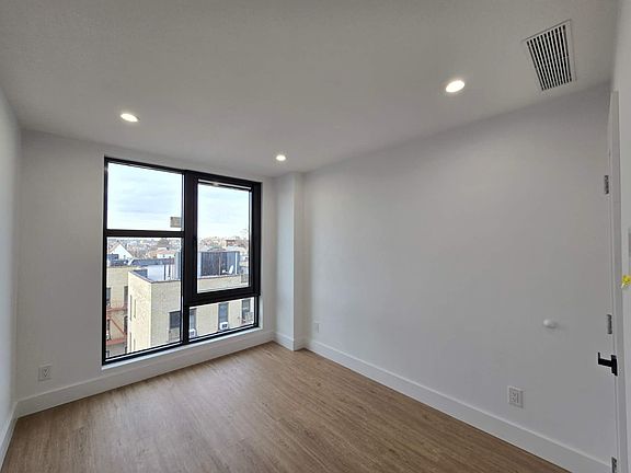 4th image of 8800 Bay Pkwy #5D