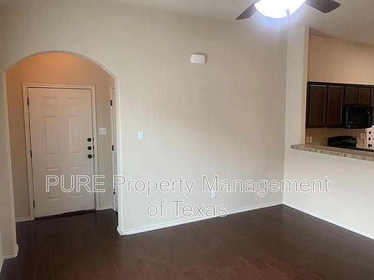 1144 Brendon Lee Ln — Photo 3