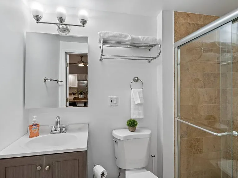 1450 W Webster Ave #2 — Photo 22
