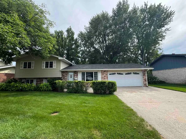 910 W Philip Avenue, North Platte, NE 69101