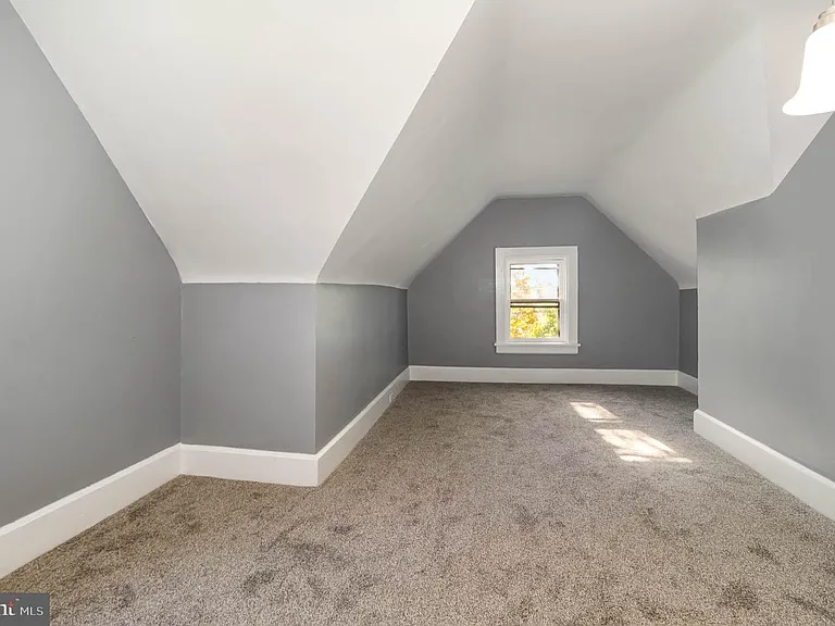 1515 Cameron Ter — Photo 16