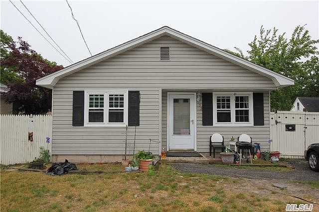 1st image of 52 Brushwood Dr