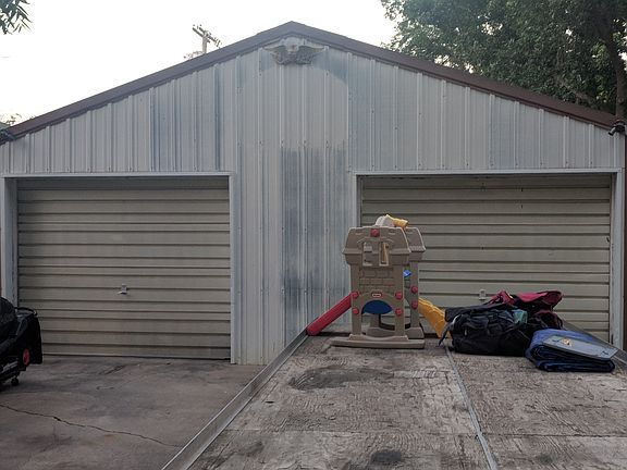 2nd image of 306 Pine St