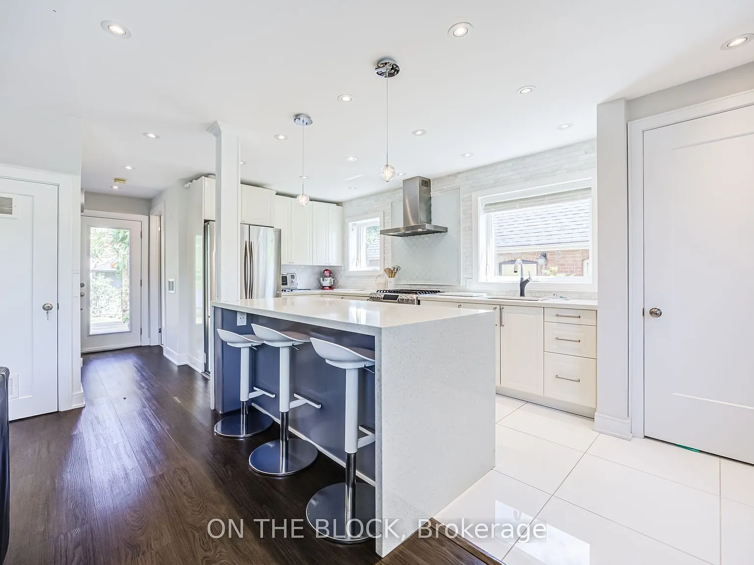 2 bed, $2,999 — Photo 1