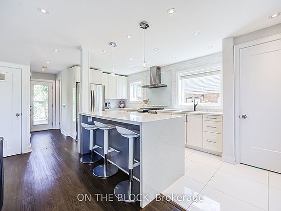 5th image of 122 Allenby Ave