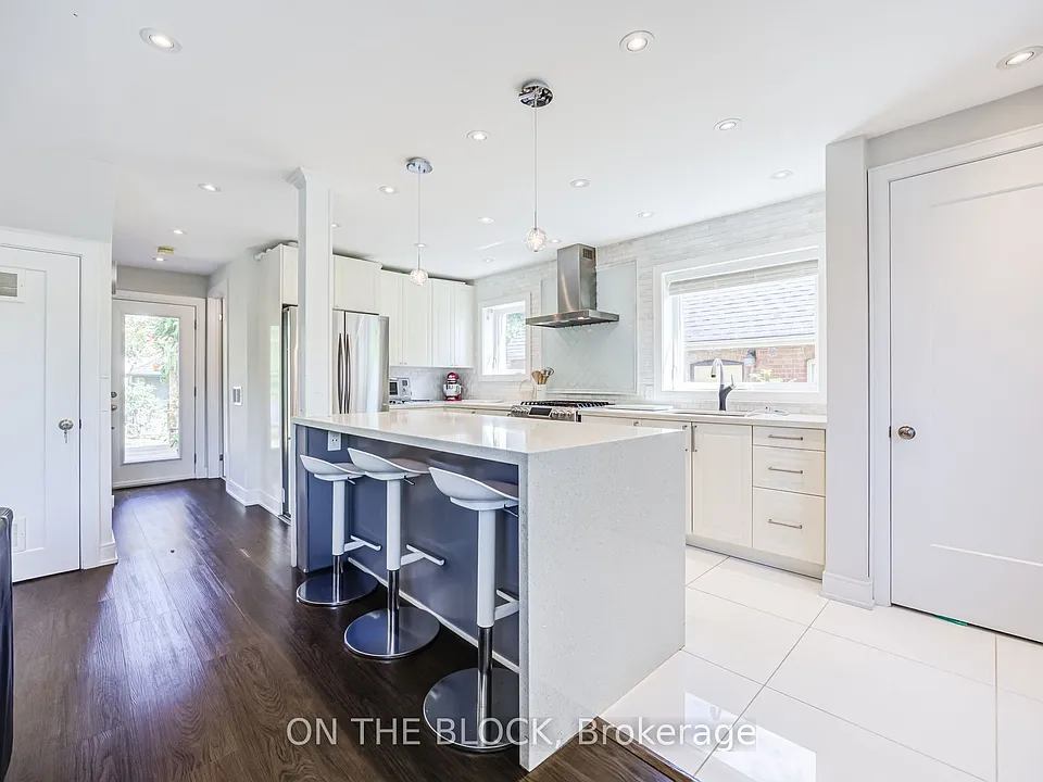 122 Allenby Ave