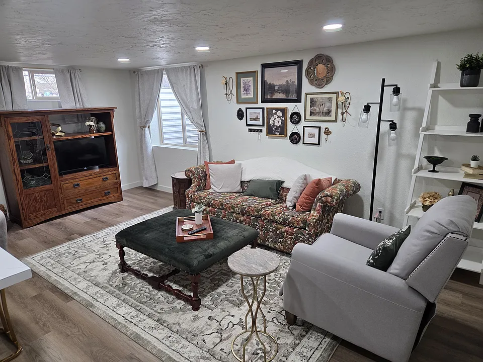 1037 Sunrise Blvd #2