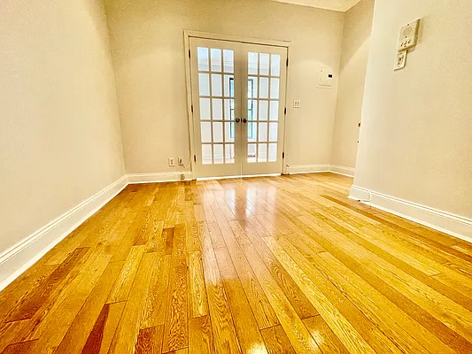 Rented by R New York | media 23