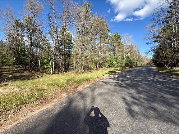 4th image of 8667 Lakeside Road