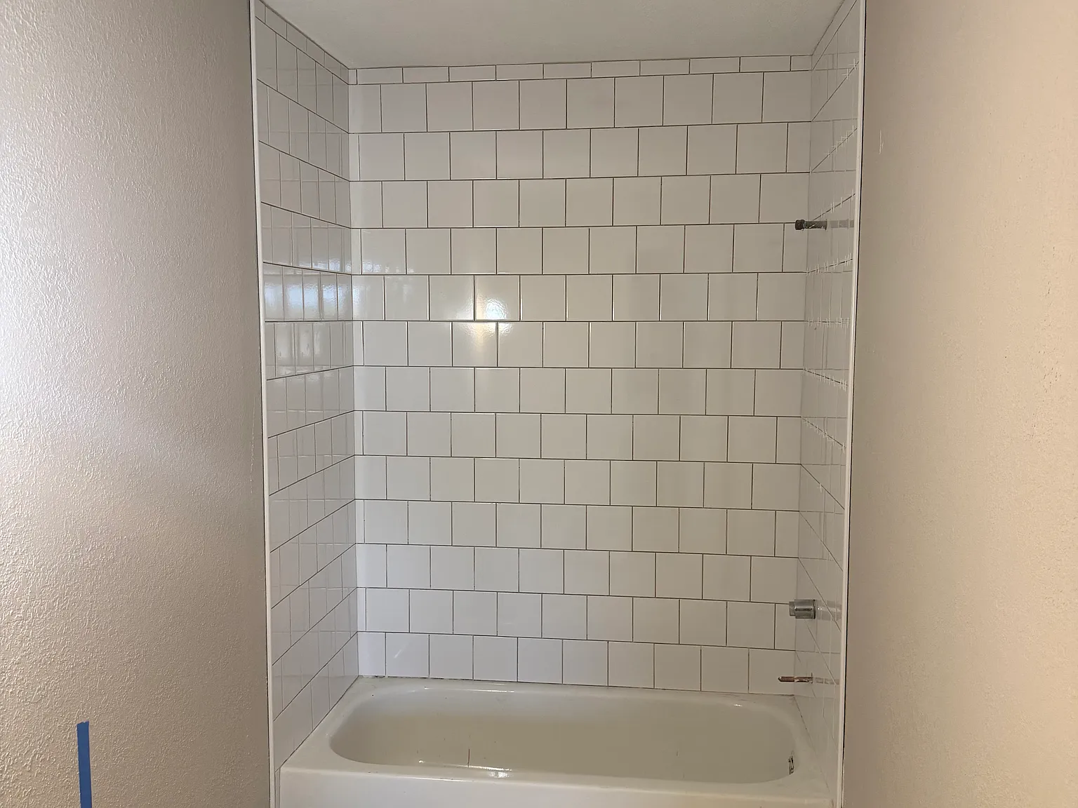 1009 Lansberry Ct — Photo 4