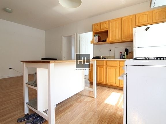 2nd image of 825 Caton Ave APT 2