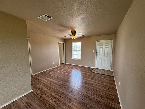 5th image of 5702 Greengate Dr APT D