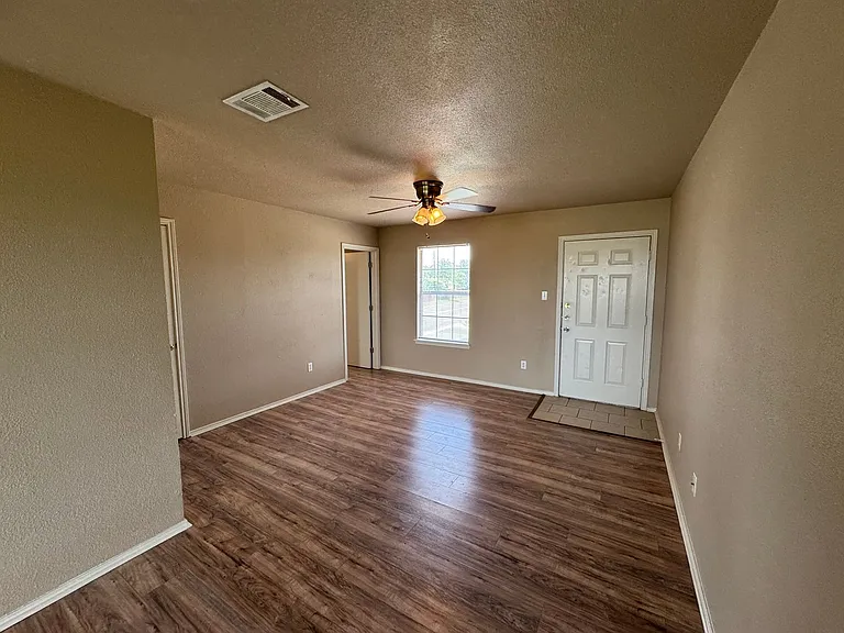 5702 Greengate Dr — Photo 49