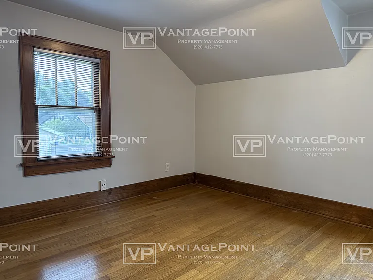 112 Cleveland St — Photo 16