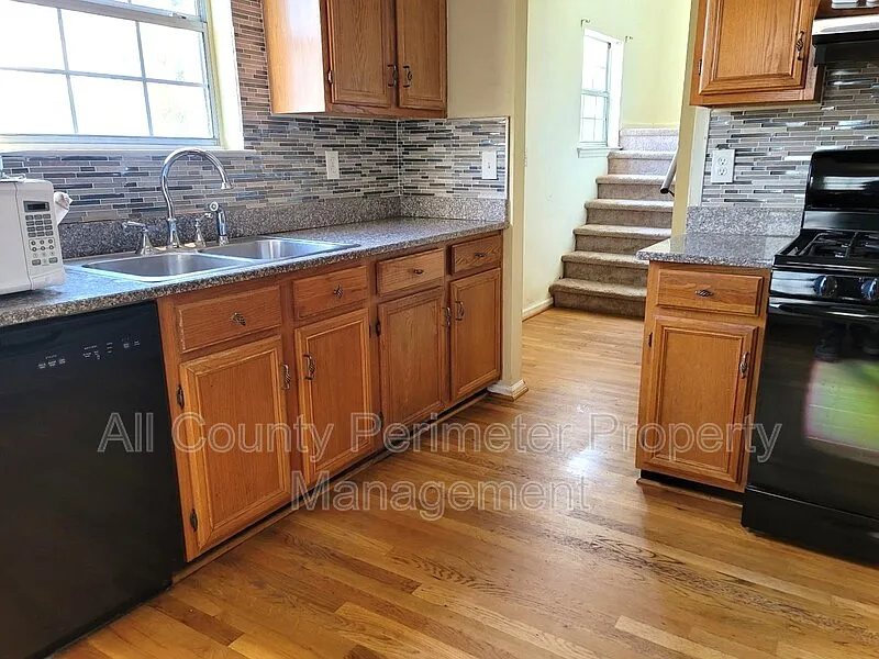 Building Photo - 3758 Meadow Creek Dr