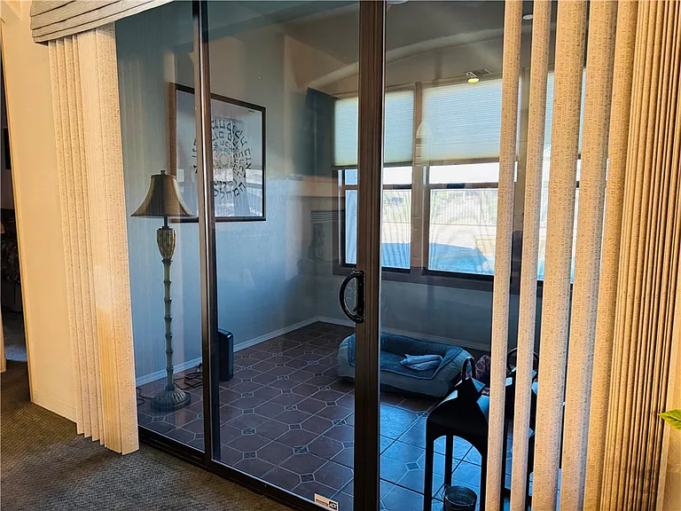 2853 Esmerelda Dr — Photo 21