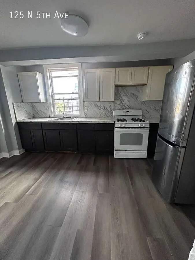 125 N 5th Ave — Photo 1