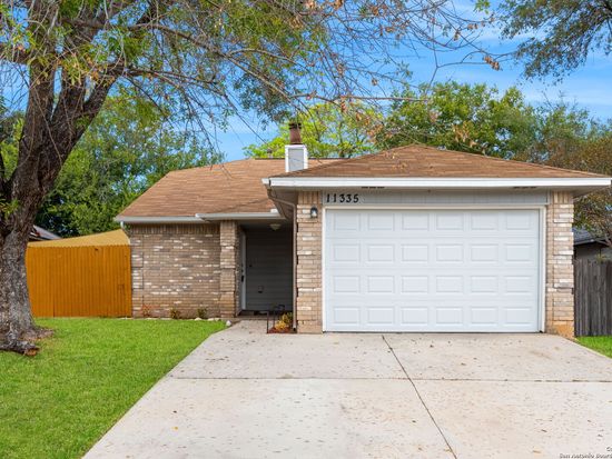 11335 Fish Springs Dr, San Antonio, TX 78245