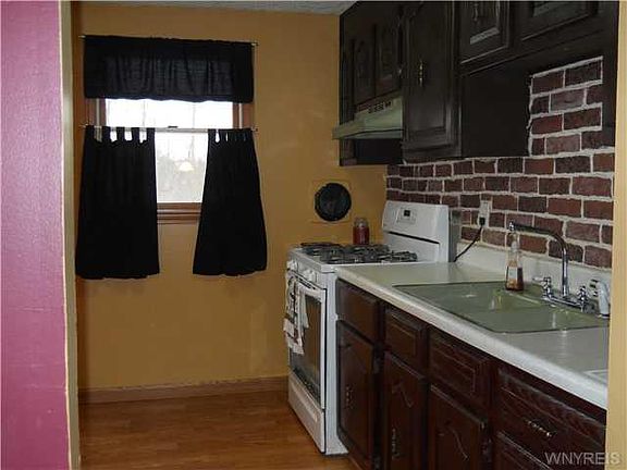 3rd image of 117 Forestal Dr